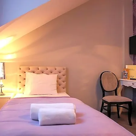 Madelaine Hotel Lwowek Slaski
