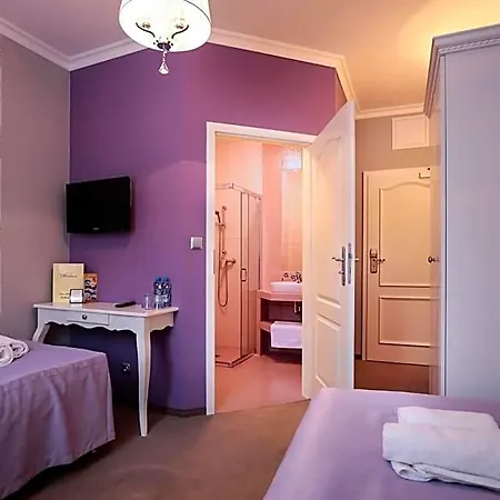 Madelaine 3* Lwowek Slaski