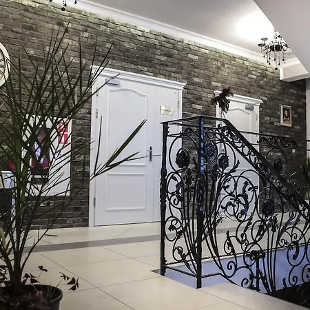 Madelaine Lwówek Śląski