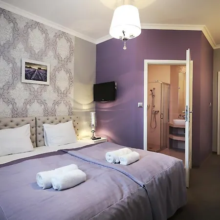 Hotel Madelaine 3*