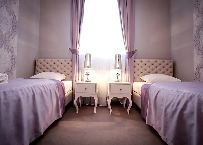 Madelaine Lwowek Slaski